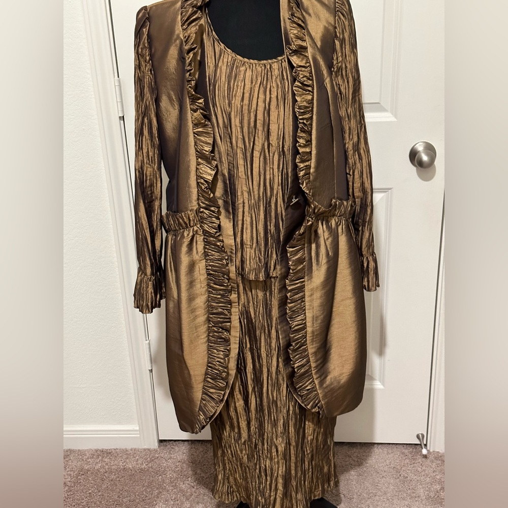Serafina Premium Apparel women’s gold metallic 3pc shirt/jacket/skirt